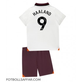 Manchester City Erling Haaland #9 Bortadräkt Barn 2023-24 Kortärmad (+ Korta byxor)